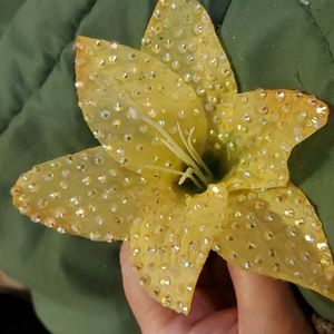 SOLD**********Yellow Lily Hair Clip